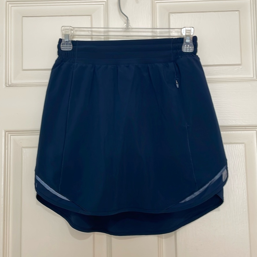 EUC Lululemon tennis/active navy blue skort